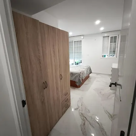 Homestay Airbhouse Private & Triana Seville