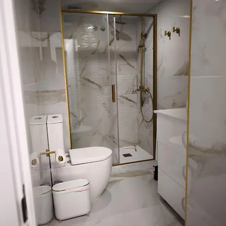 Homestay Airbhouse Private & Triana Seville