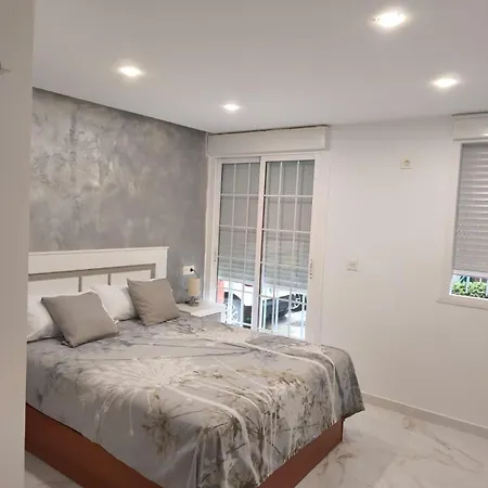 Airbhouse Private & Triana Siviglia