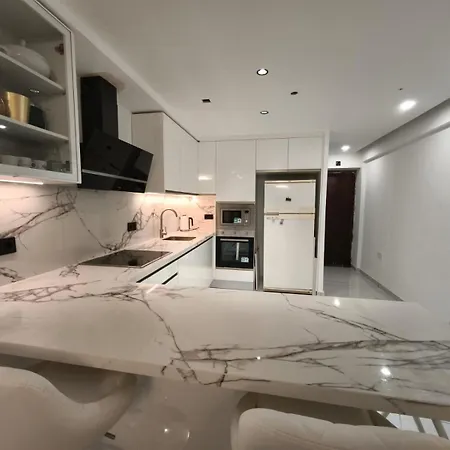 Airbhouse Private & Triana Homestay Seville